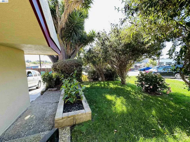25132 Del Mar Ave, Hayward, California 94542