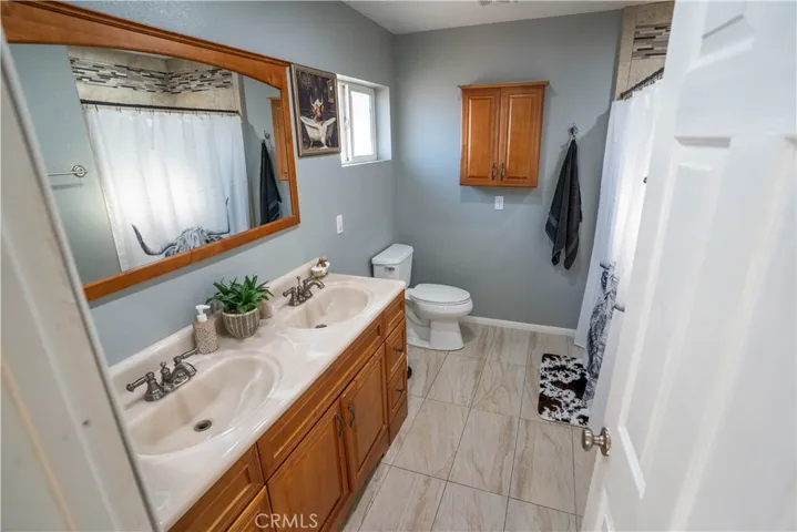 14834 Narragansett, Apple Valley, California 92307
