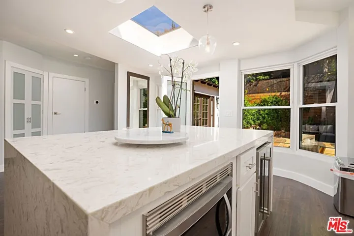 9023 Phyllis Avenue, West Hollywood, California 90069