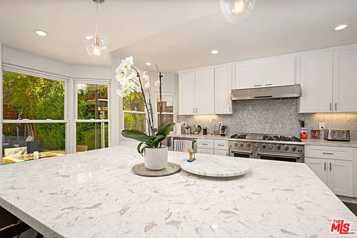 9023 Phyllis Avenue, West Hollywood, California 90069
