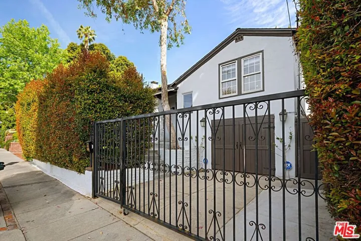 9023 Phyllis Avenue, West Hollywood, California 90069