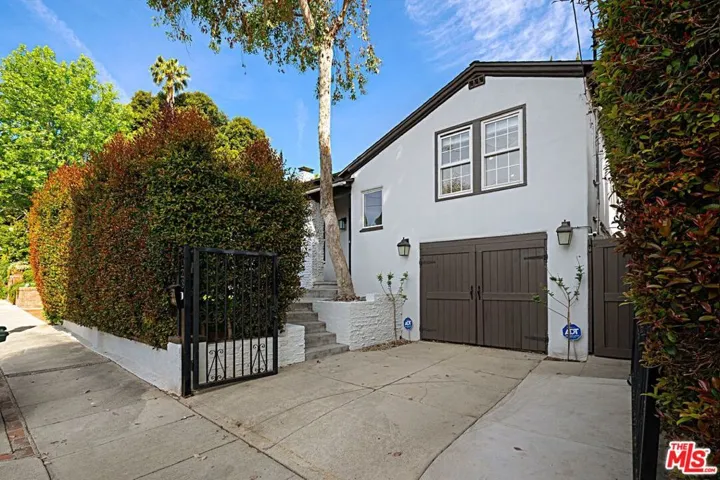 9023 Phyllis Avenue, West Hollywood, California 90069