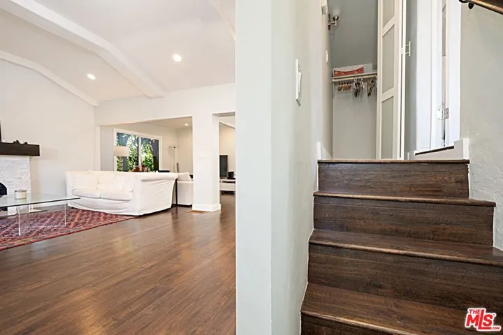 9023 Phyllis Avenue, West Hollywood, California 90069