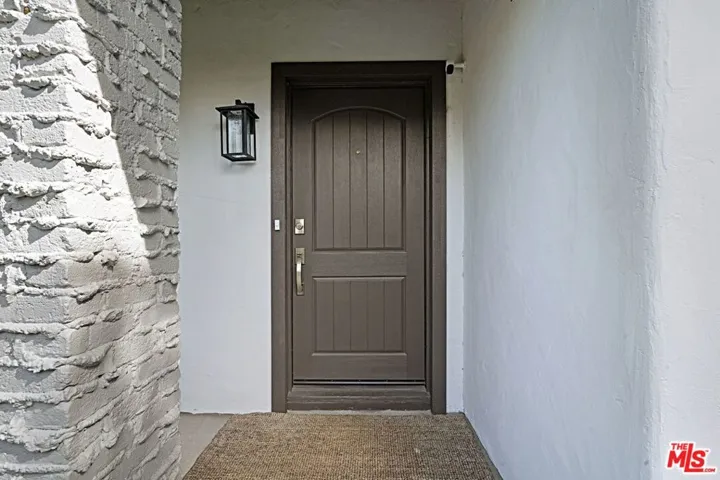 9023 Phyllis Avenue, West Hollywood, California 90069