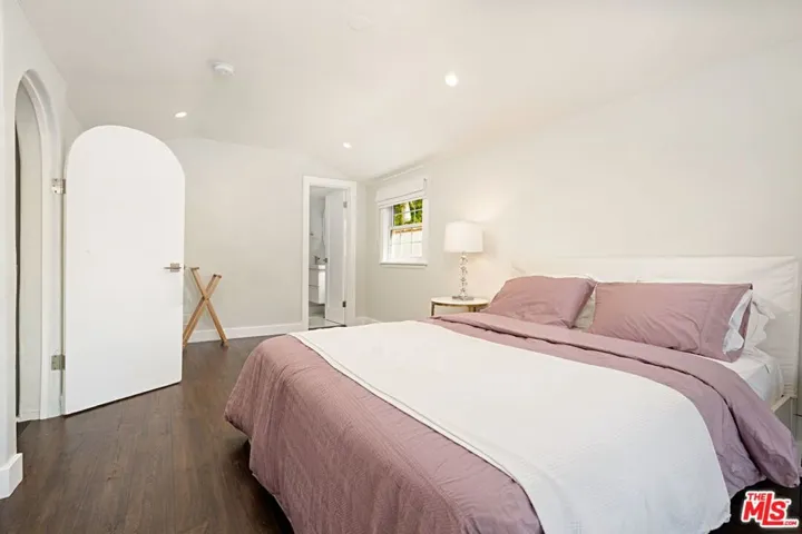 9023 Phyllis Avenue, West Hollywood, California 90069