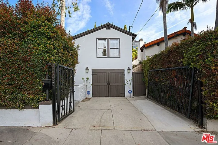 9023 Phyllis Avenue, West Hollywood, California 90069