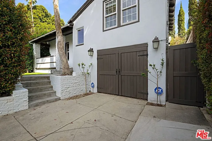 9023 Phyllis Avenue, West Hollywood, California 90069