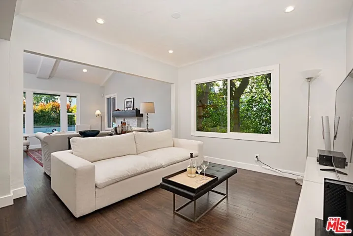 9023 Phyllis Avenue, West Hollywood, California 90069