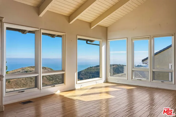2965 Seabreeze Drive, Malibu, California 90265