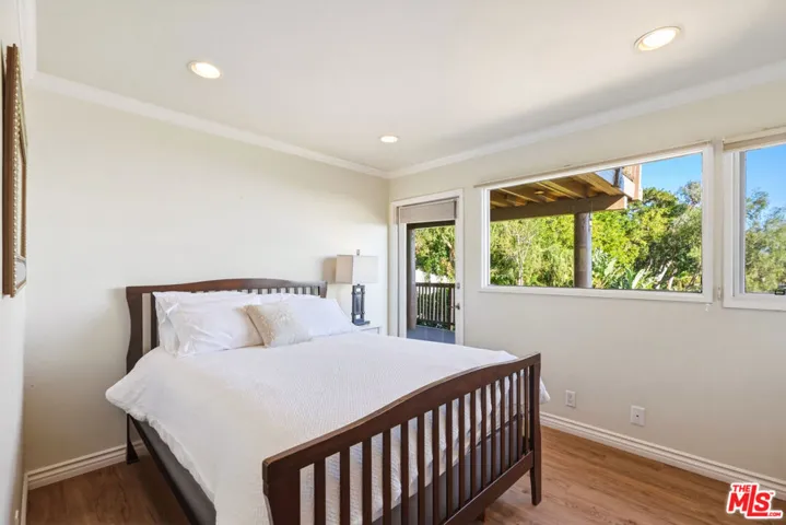 2965 Seabreeze Drive, Malibu, California 90265