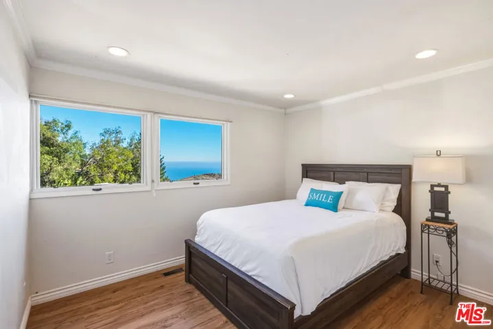 2965 Seabreeze Drive, Malibu, California 90265