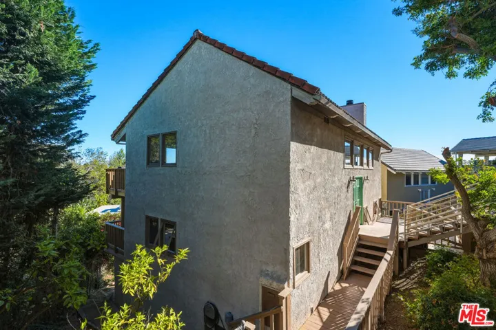 2965 Seabreeze Drive, Malibu, California 90265