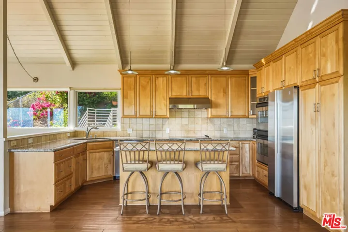 2965 Seabreeze Drive, Malibu, California 90265