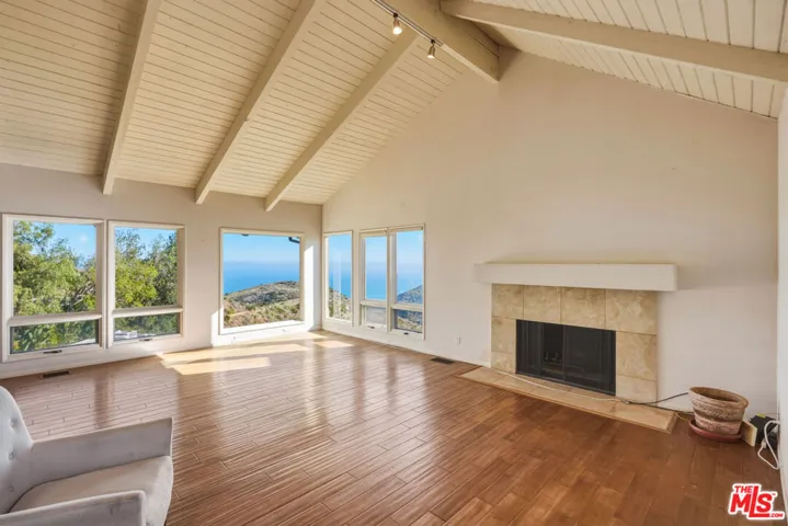 2965 Seabreeze Drive, Malibu, California 90265