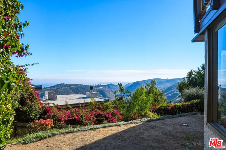 2965 Seabreeze Drive, Malibu, California 90265