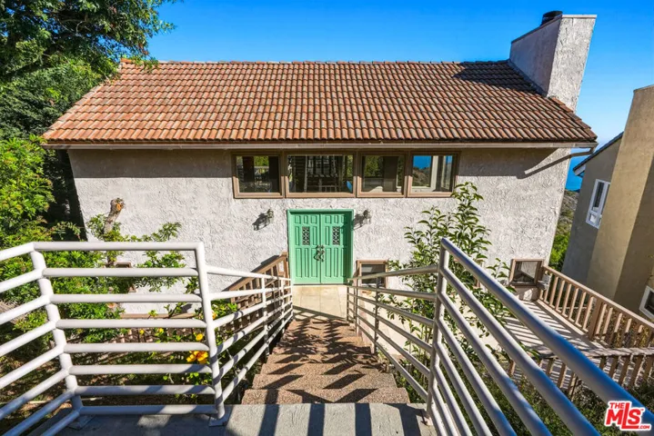 2965 Seabreeze Drive, Malibu, California 90265