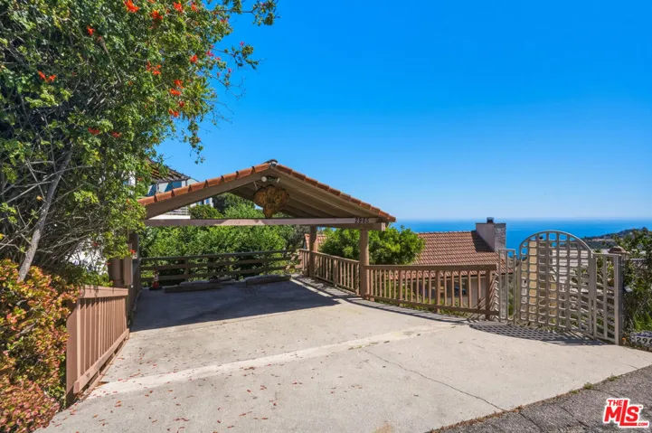 2965 Seabreeze Drive, Malibu, California 90265