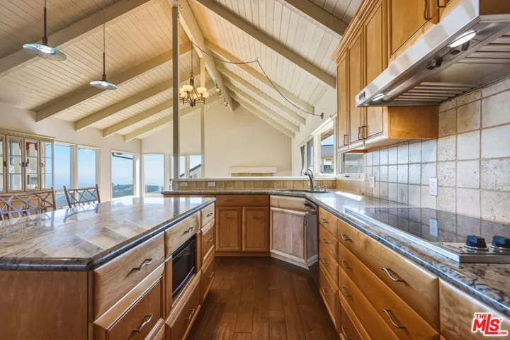 2965 Seabreeze Drive, Malibu, California 90265