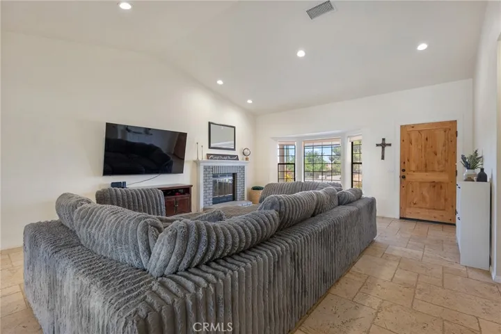 57731 San Tropeze, Yucca Valley, California 92284
