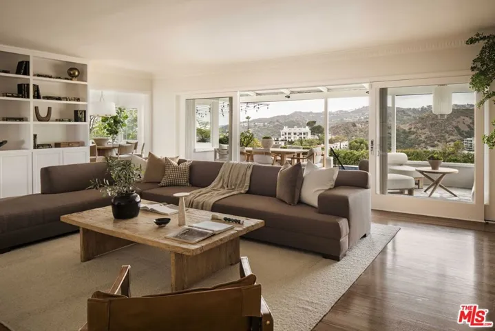 2439 Creston Way, Los Angeles, California 90068