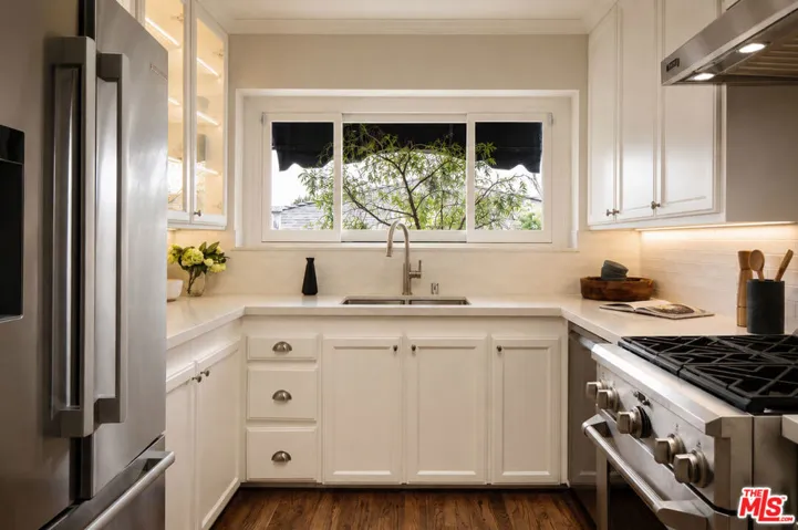 2439 Creston Way, Los Angeles, California 90068