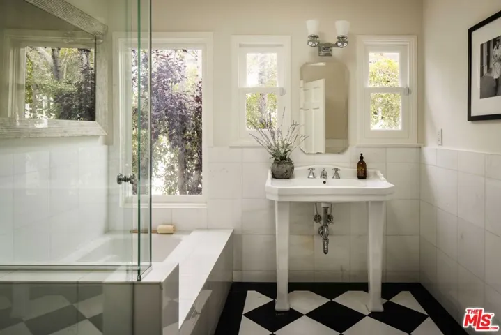 2439 Creston Way, Los Angeles, California 90068