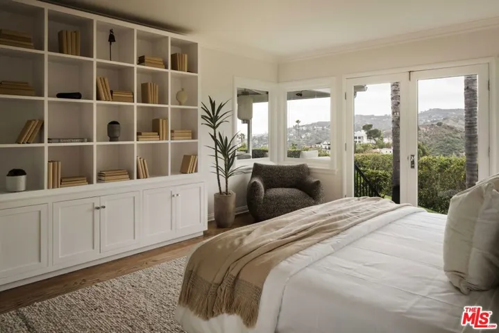 2439 Creston Way, Los Angeles, California 90068