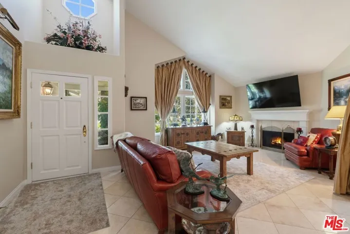 2663 Country Lane, Westlake Village, California 91361
