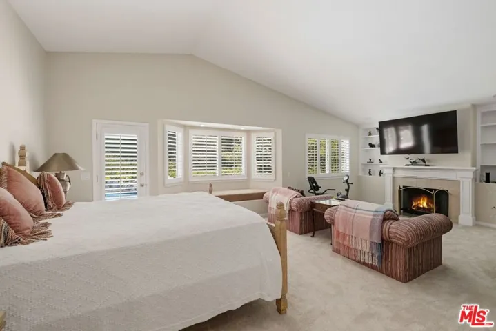 2663 Country Lane, Westlake Village, California 91361