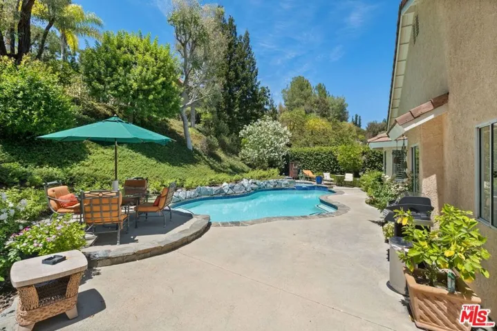 2663 Country Lane, Westlake Village, California 91361