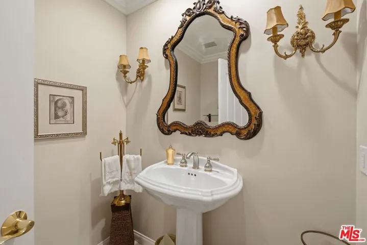 2663 Country Lane, Westlake Village, California 91361