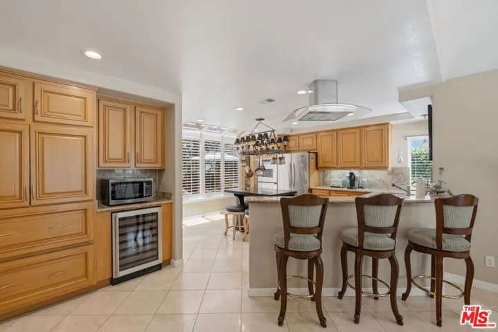 2663 Country Lane, Westlake Village, California 91361
