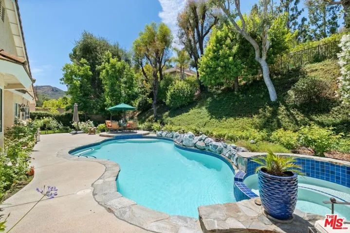 2663 Country Lane, Westlake Village, California 91361