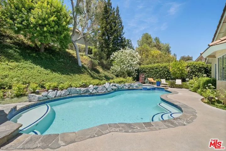 2663 Country Lane, Westlake Village, California 91361