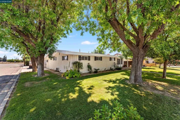 700 Real Ave, Newman, California 95360