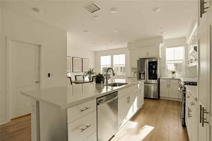 10942 Champions Lane, Cypress, California 90720