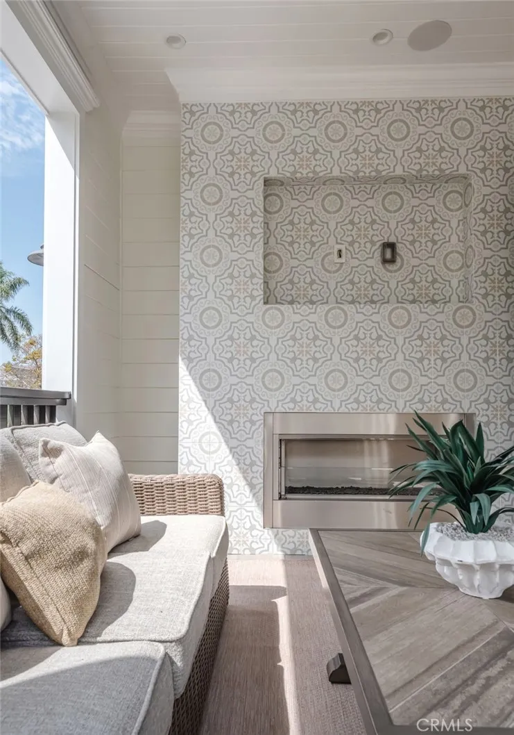 Equipped with a fireplace, speakers and wired for media, this sitting area is perfect!