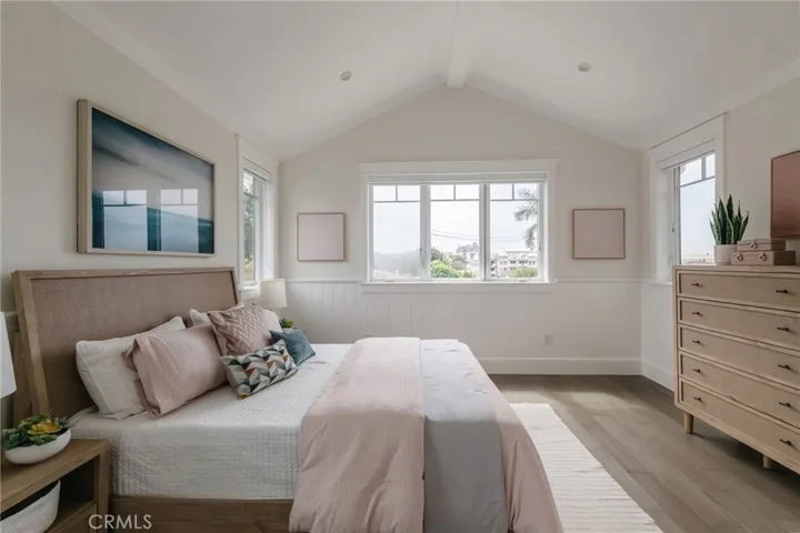 N/E bedroom
