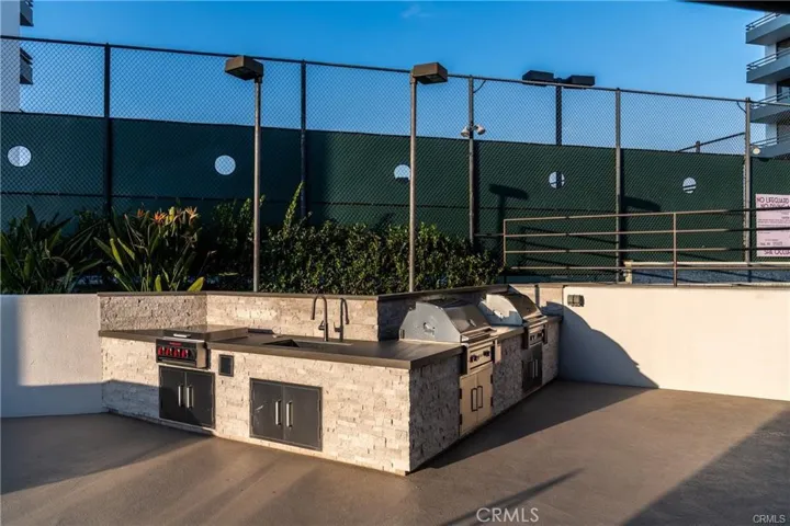 345 Pioneer Drive 905, Glendale, California 91203