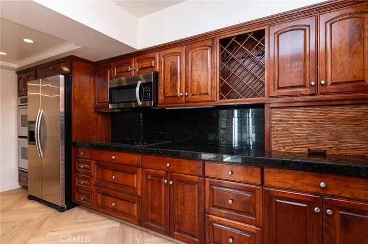345 Pioneer Drive 905, Glendale, California 91203