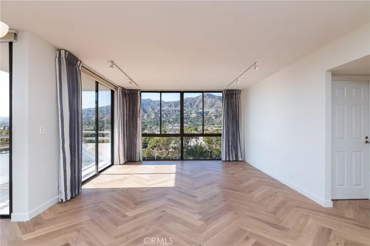 345 Pioneer Drive 905, Glendale, California 91203