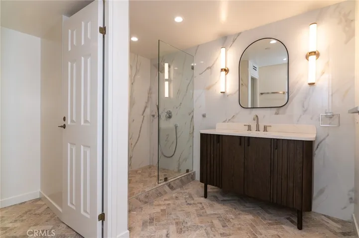 345 Pioneer Drive 905, Glendale, California 91203
