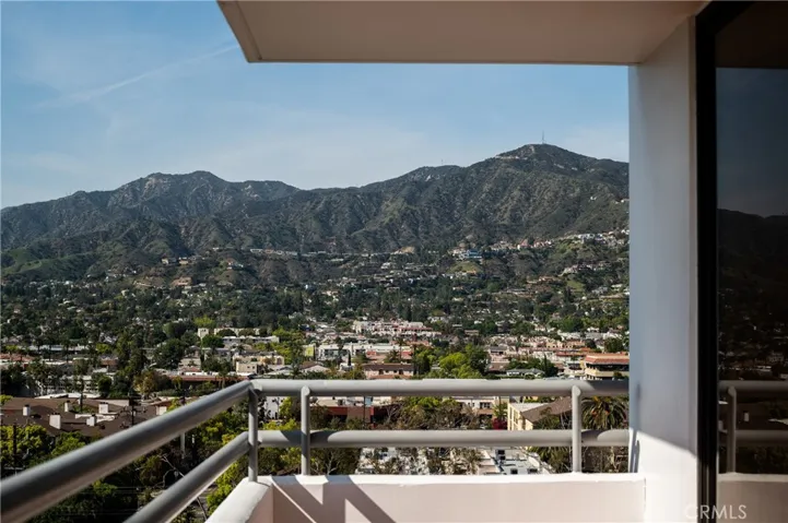 345 Pioneer Drive 905, Glendale, California 91203