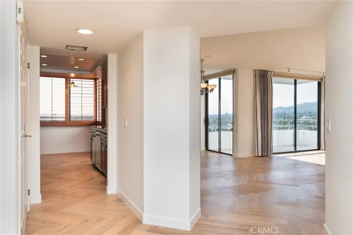 345 Pioneer Drive 905, Glendale, California 91203