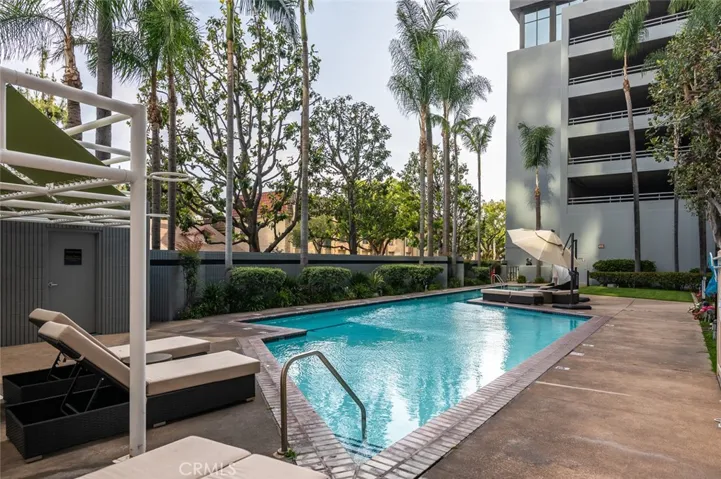 345 Pioneer Drive 905, Glendale, California 91203