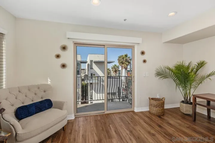 801 W Hawthorn St 301, San Diego, California 92101