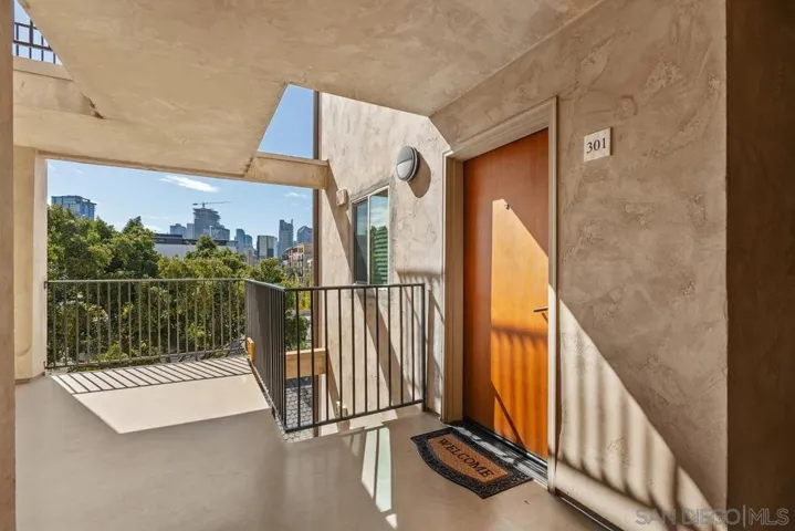 801 W Hawthorn St 301, San Diego, California 92101