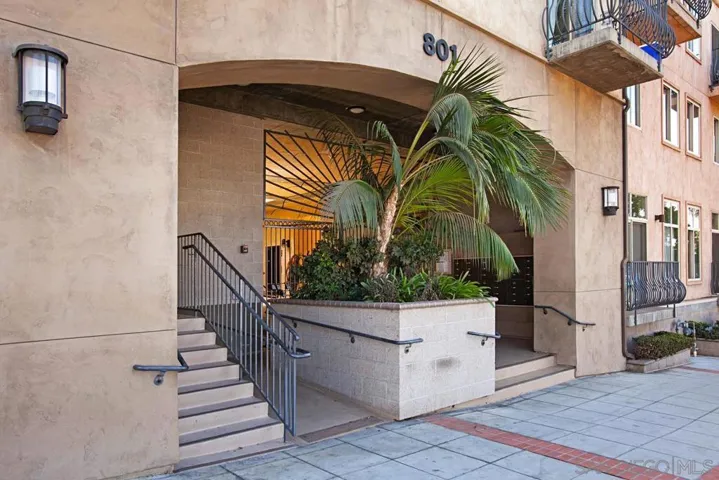 801 W Hawthorn St 301, San Diego, California 92101