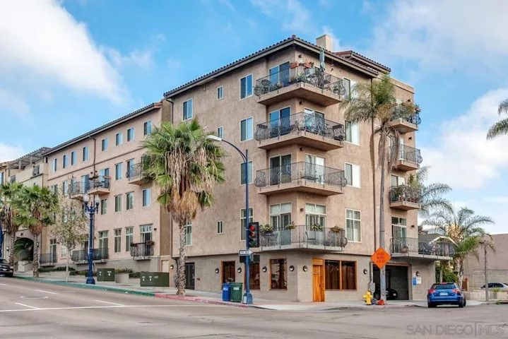 801 W Hawthorn St 301, San Diego, California 92101