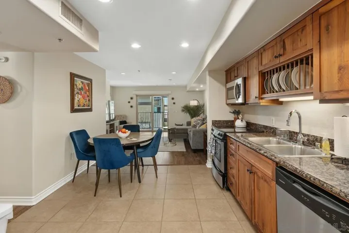 801 W Hawthorn St 301, San Diego, California 92101